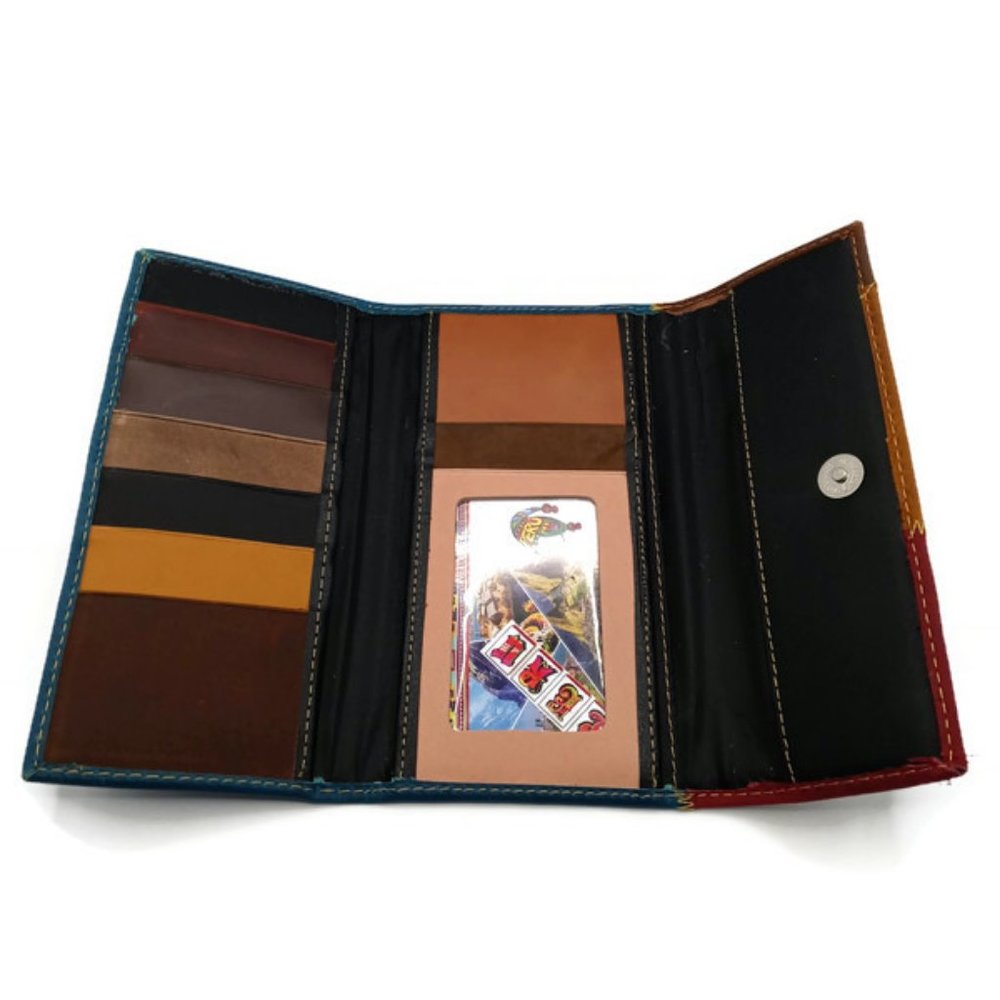 Handmade Leather Women's Wallet Andean Community - Picture 3 of 8